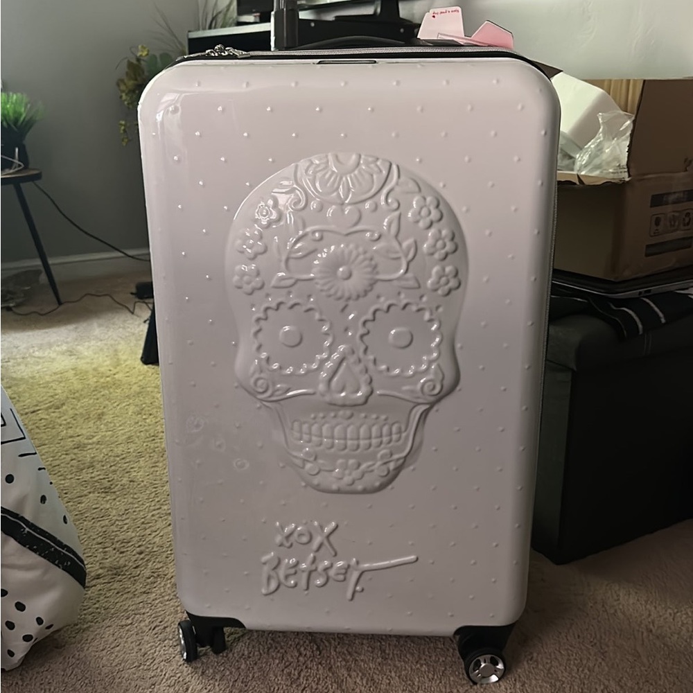 betsey johnson luggage